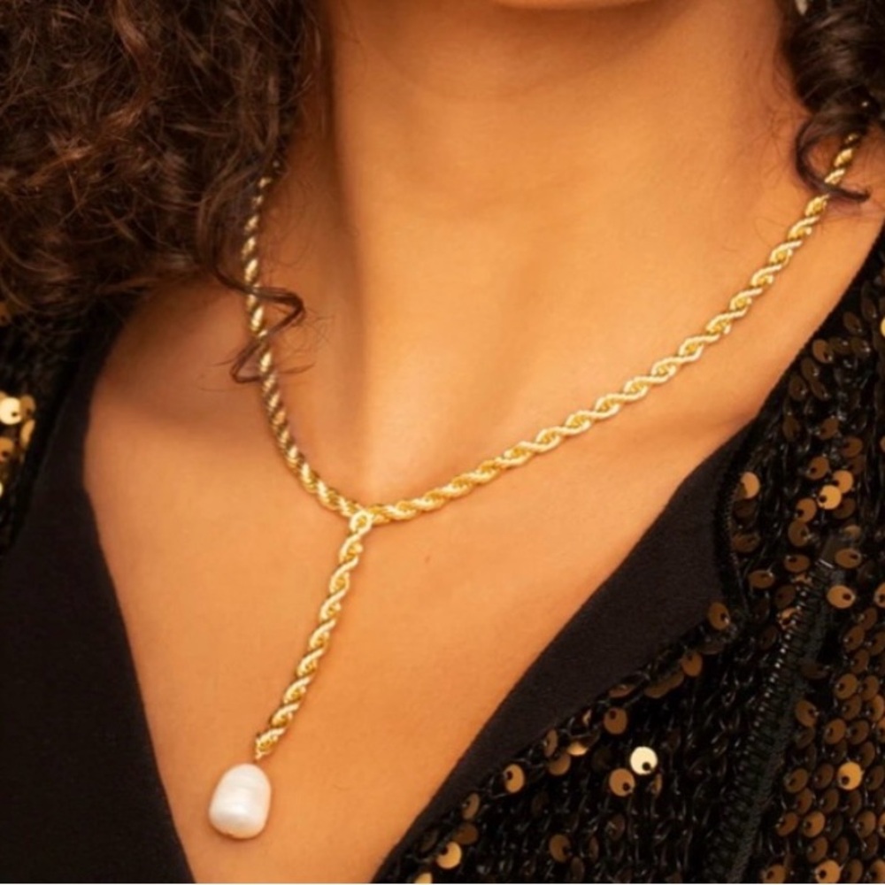 Leeada Bryn Pearl Lariat Rope Chain Necklace - 16”